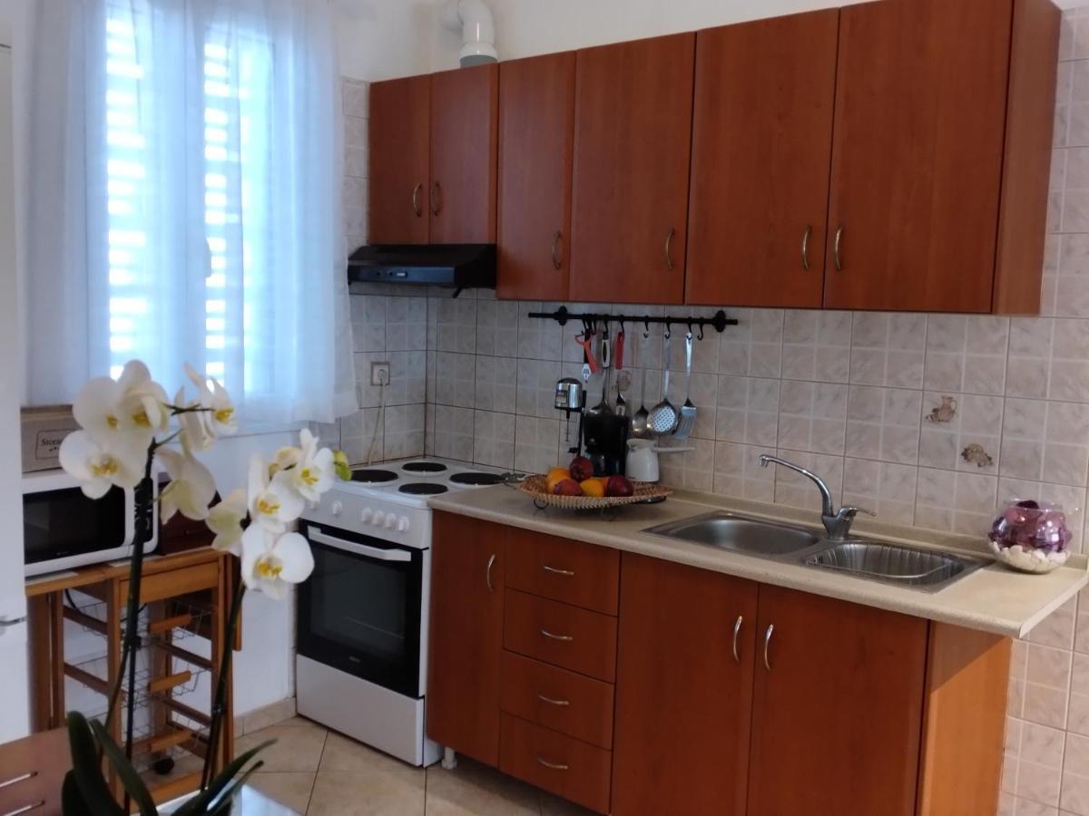 Appartement Comfy Alykes Apartment,