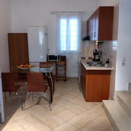 Comfy Alykes Apartment, Volos Exterior photo